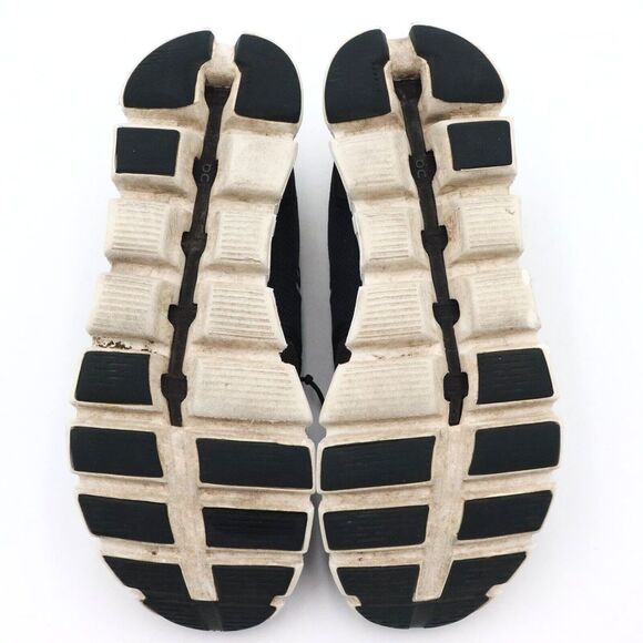 On Cloud 5 Swiss Engineering Womens Sz 10 Black White Running Shoes *No Insoles - Picture 10 of 12